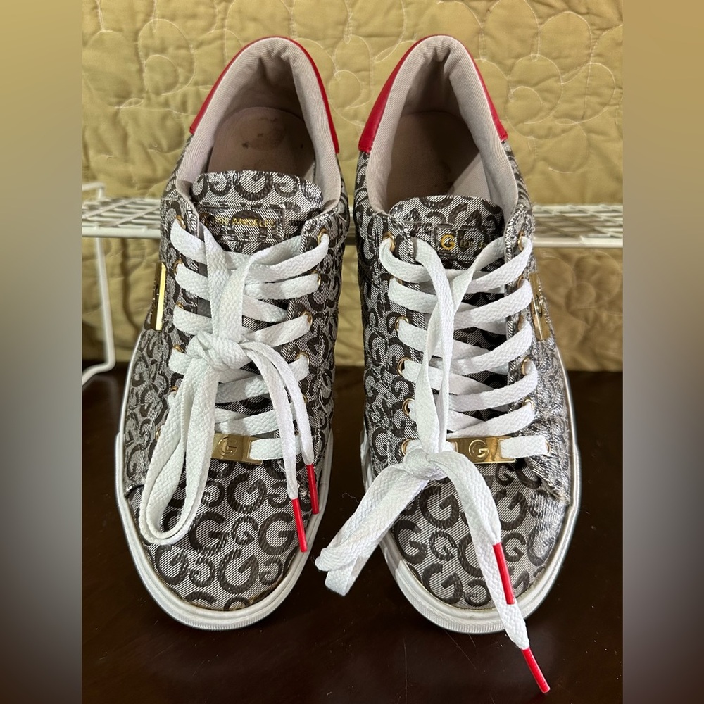 G BY GUESS LOS ANGELES WOMEN’S SNEAKERS SIZE 8.5
